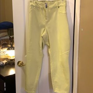 Torrid size 22 capri length straight cut pants